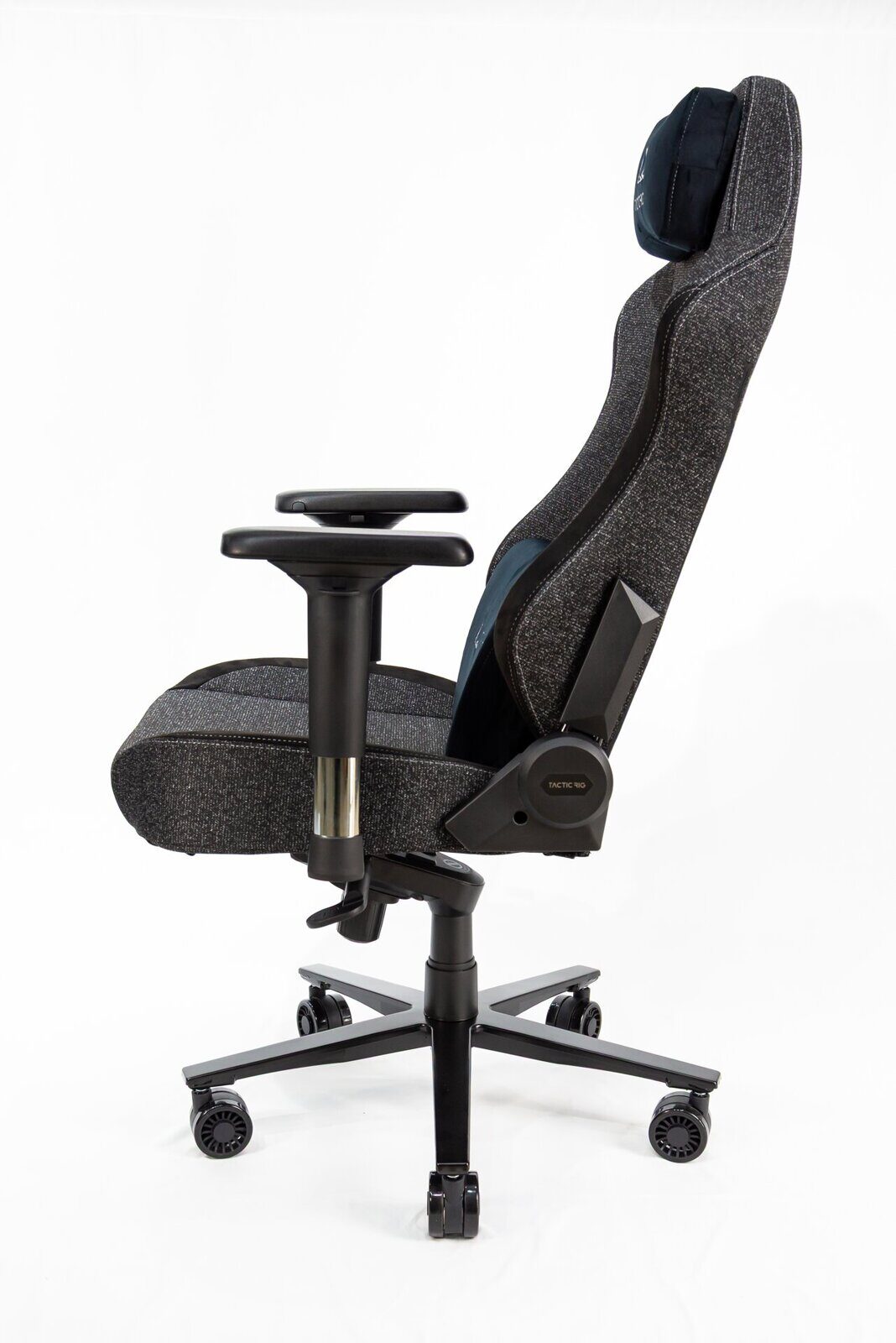 Игровое  кресло TACTICRIG  PANTHER PRO BLACK FABRIC